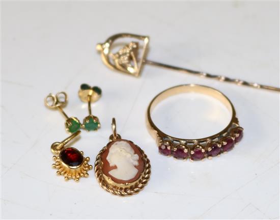 Assorted jewellery